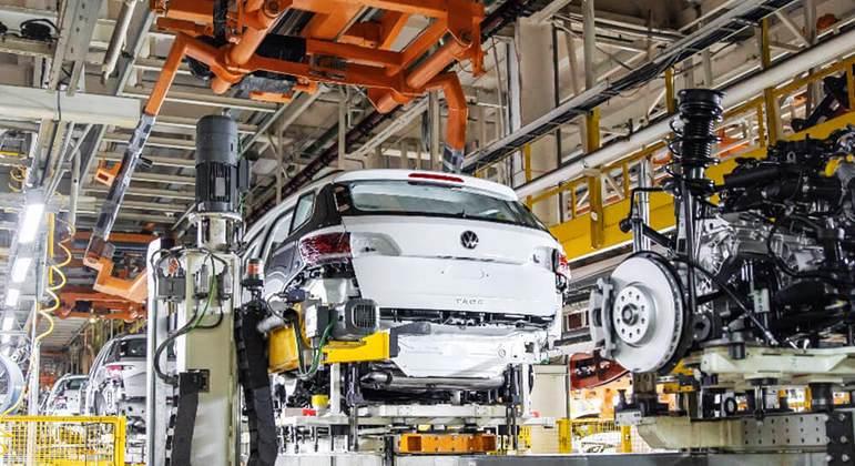 Volkswagen suspende produção de veículos em fábricas da Rússia