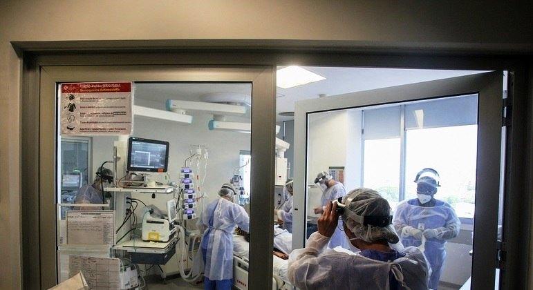 Brasil tem 216 mortes por Covid-19 e 15.961 novos casos em 24 horas