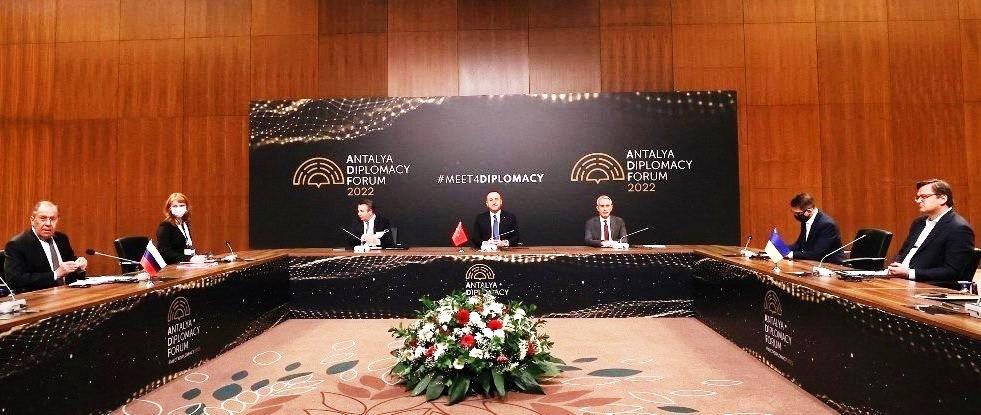 Reunião entre ministros da Rússia e Ucrânia termina sem acordo para cessar-fogo
