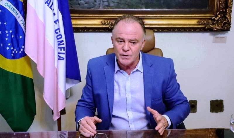 Máscara não será exigida em locais abertos para municípios em risco baixo, no ES