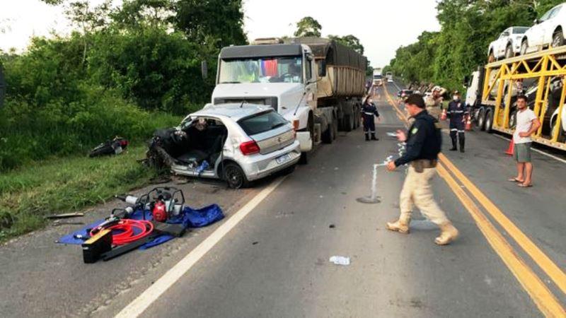 Grave acidente deixa quatro pessoas feridas na BR 101 em Sooretama, no ES