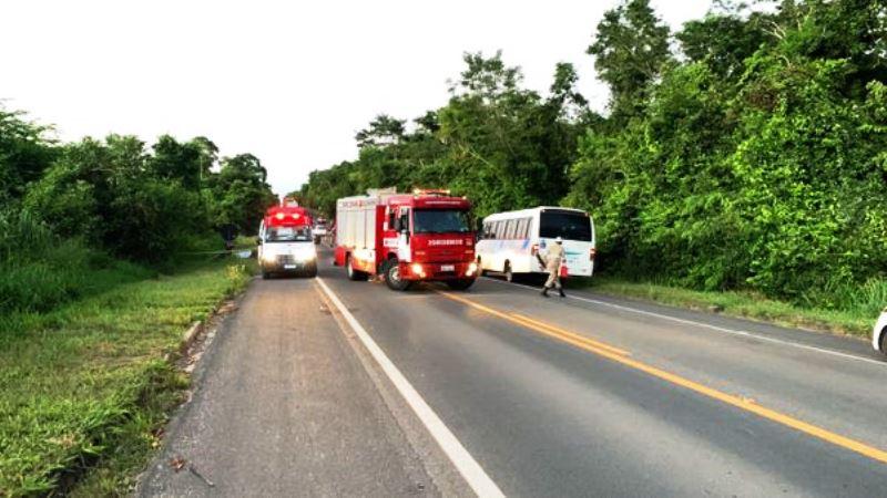 Grave acidente deixa quatro pessoas feridas na BR 101 em Sooretama, no ES