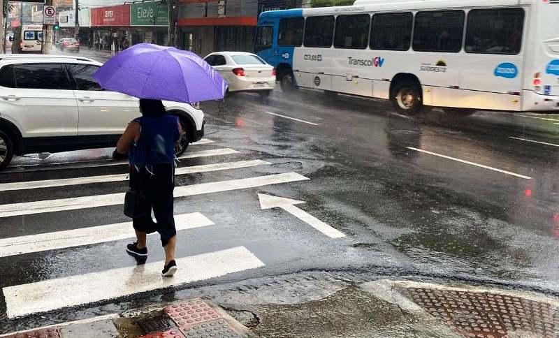 Frente fria provoca chuva forte no ES nesta terça-feira. Veja a previsão do tempo