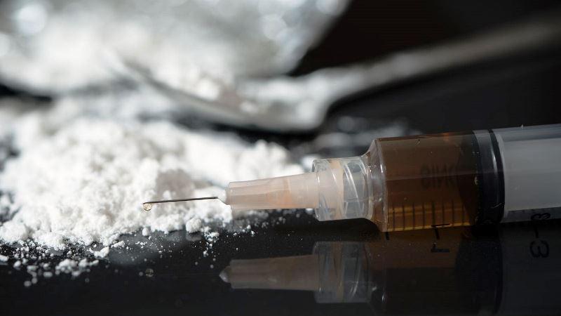 Homem injeta cocaína no próprio pênis e enfrenta necrose peniana 
