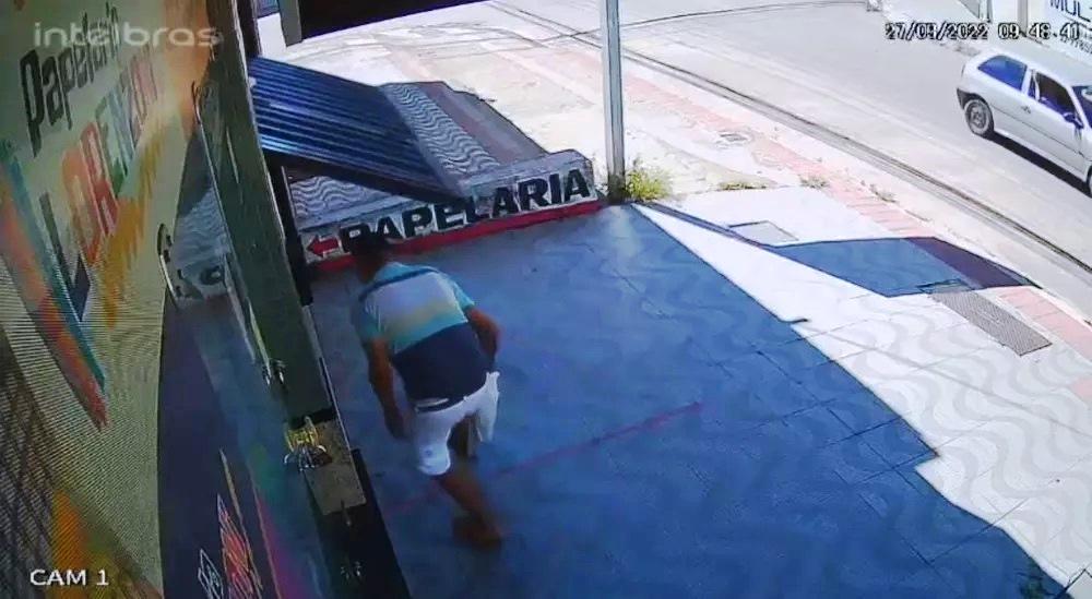 Jovem é sequestrada durante roubo de carro em Guarapari, ES