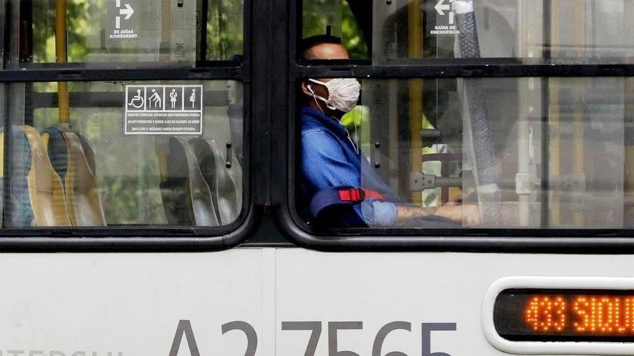 Brasil tem 27 mil novos casos de Covid-19 e 216 óbitos em 24 horas
