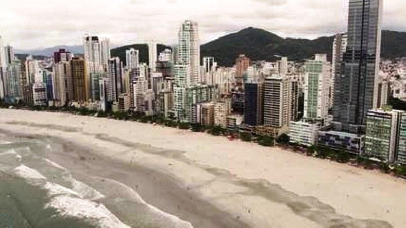 Prédio de 500 metros de altura recebe parecer favorável para ser erguido na orla de Balneário Camboriú, SC