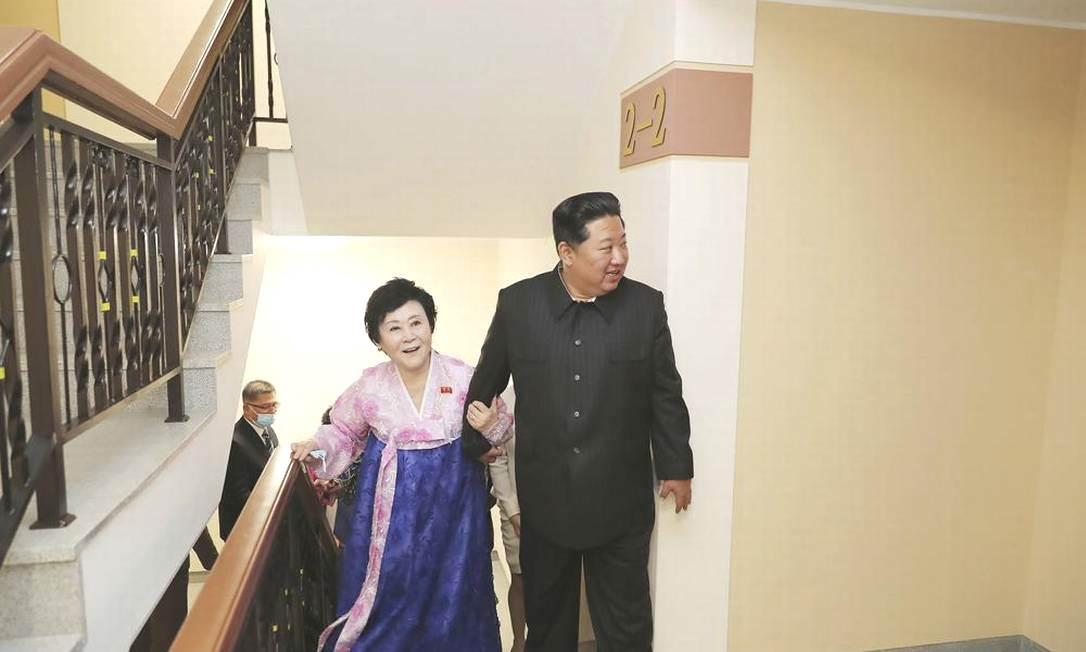 Kim Jong-un presenteia ex-apresentadora de TV estatal com mansão de luxo