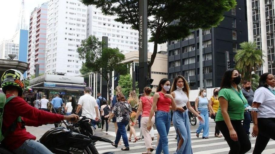 Brasil contabiliza 66 mortes e 8,4 mil casos de covid-19 em 24 horas