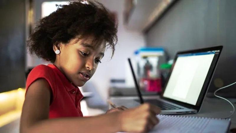 Câmara aprova MP para levar internet gratuita para alunos de baixa renda