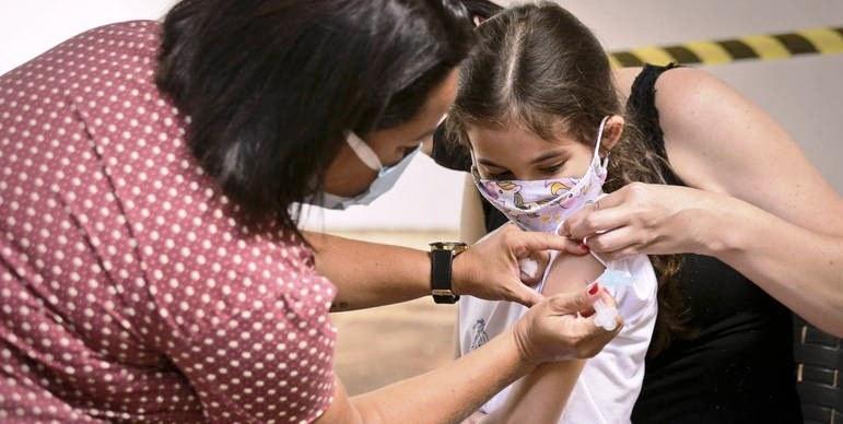 Após 17 casos confirmados de sarampo, Brasil faz ‘Dia D’ de vacinação neste sábado (30)