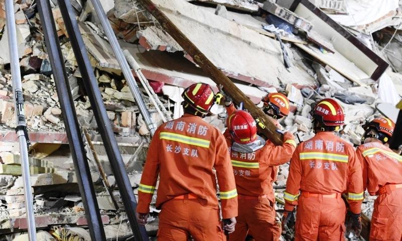 Desabamento de prédio na China deixa dezenas de desaparecidos