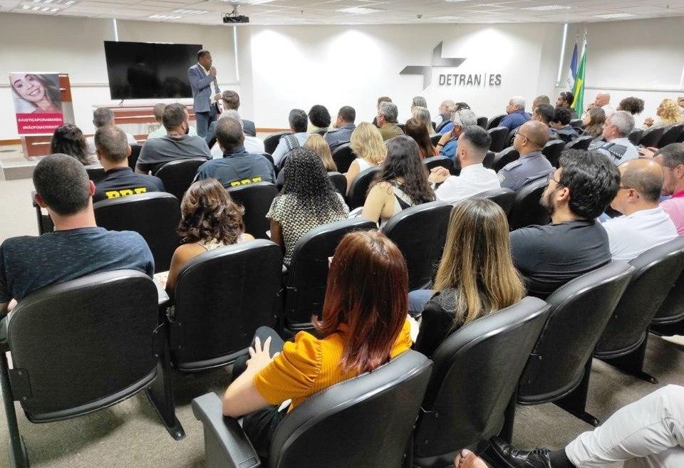 Detran/ES dá início à programação do Maio Amarelo no Espírito Santo