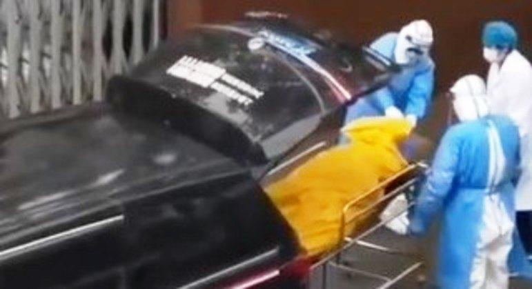 Idoso é dado como morto e quase é levado para necrotério dentro de saco