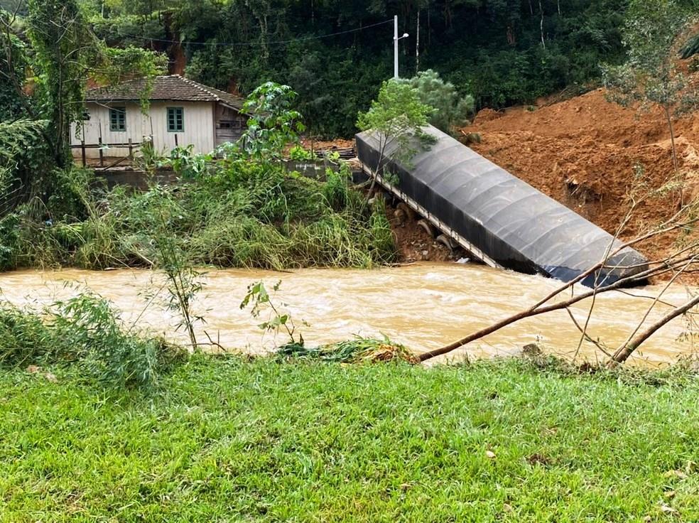 Chega a 27 o número de cidades em situação de emergência após passagem de ciclone em SC