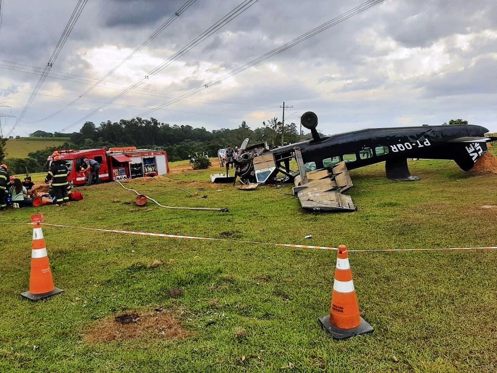 Acidente de avião com paraquedistas deixa duas pessoas mortas e sete feridas