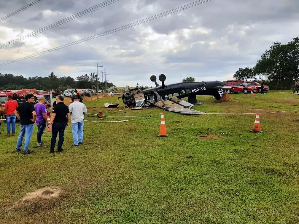 Acidente de avião com paraquedistas deixa duas pessoas mortas e sete feridas