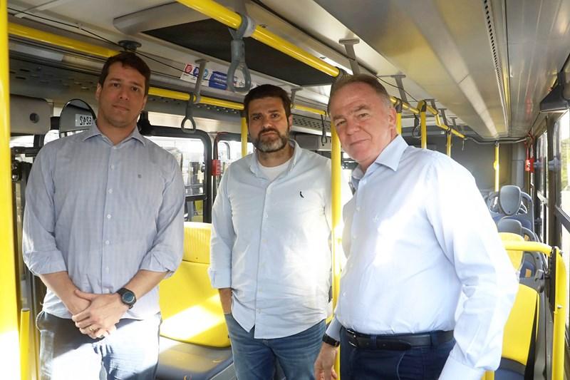 Governo do ES entrega mais 15 novos ônibus para a frota do Transcol