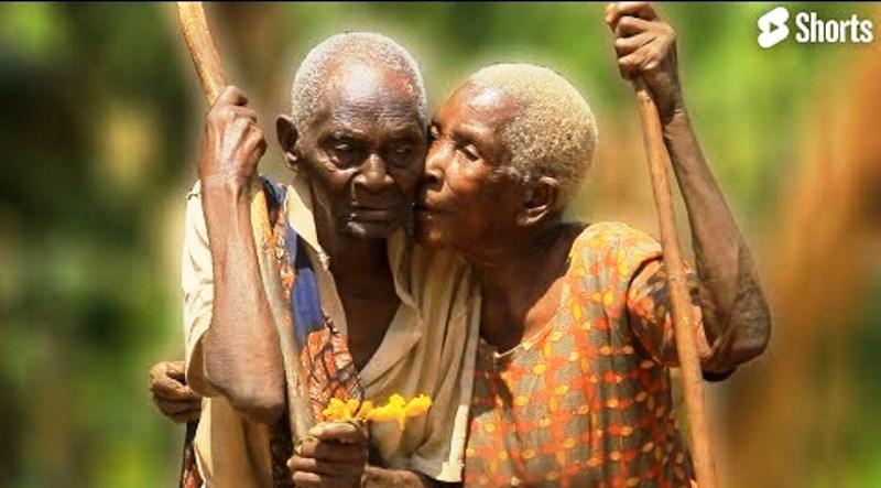 Casal de idosos que se conheceu na infância estão juntos há 100 anos: ‘O amor é o mesmo desde o 1º dia’