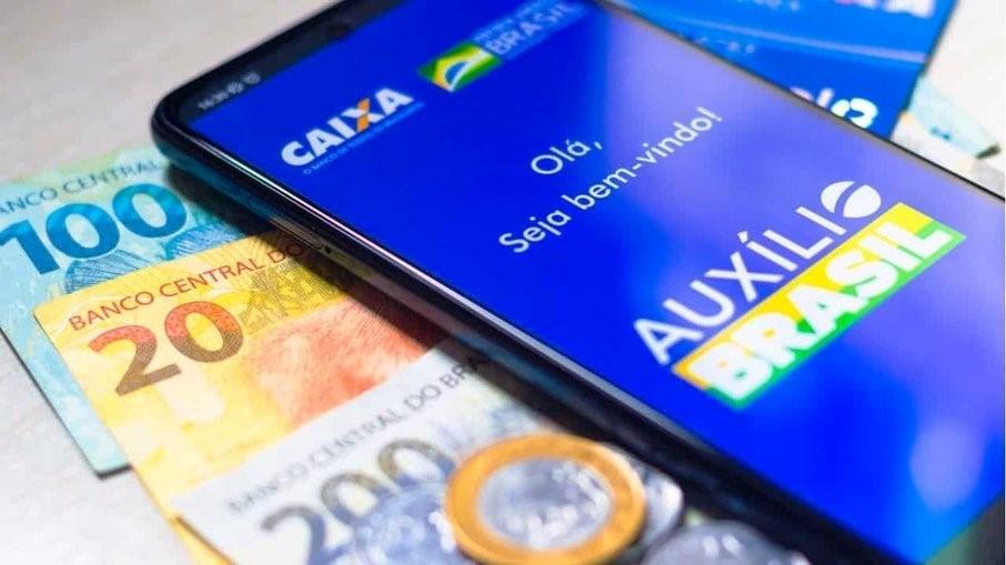 Caixa paga Auxílio Brasil a beneficiários com NIS de final 5, nesta terça-feira (24)