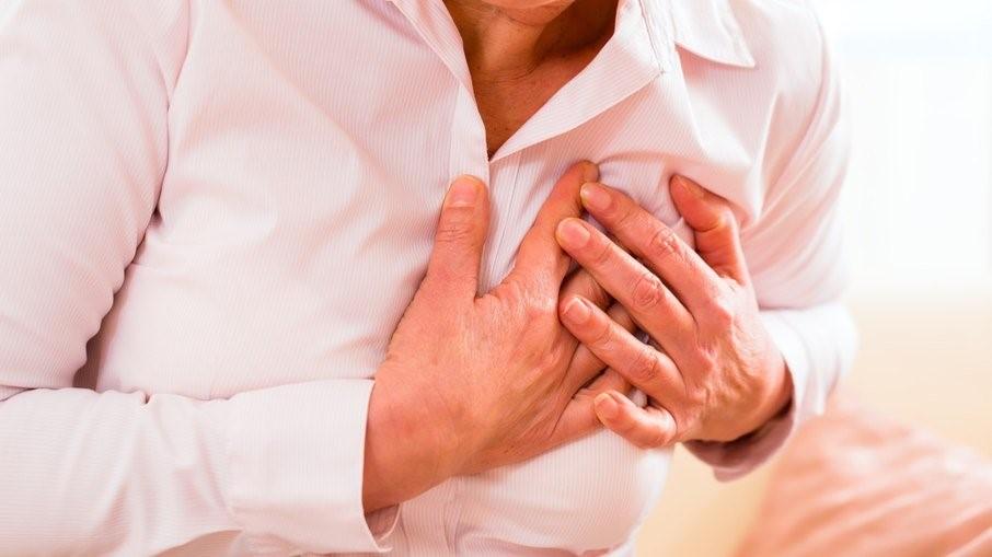 Casos de infarto e AVC aumentam no frio; especialista explica motivos