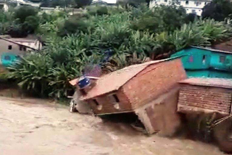 Sobe para 33 o número de mortos pelas chuvas no Grande Recife; só neste sábado, foram 28 óbitos