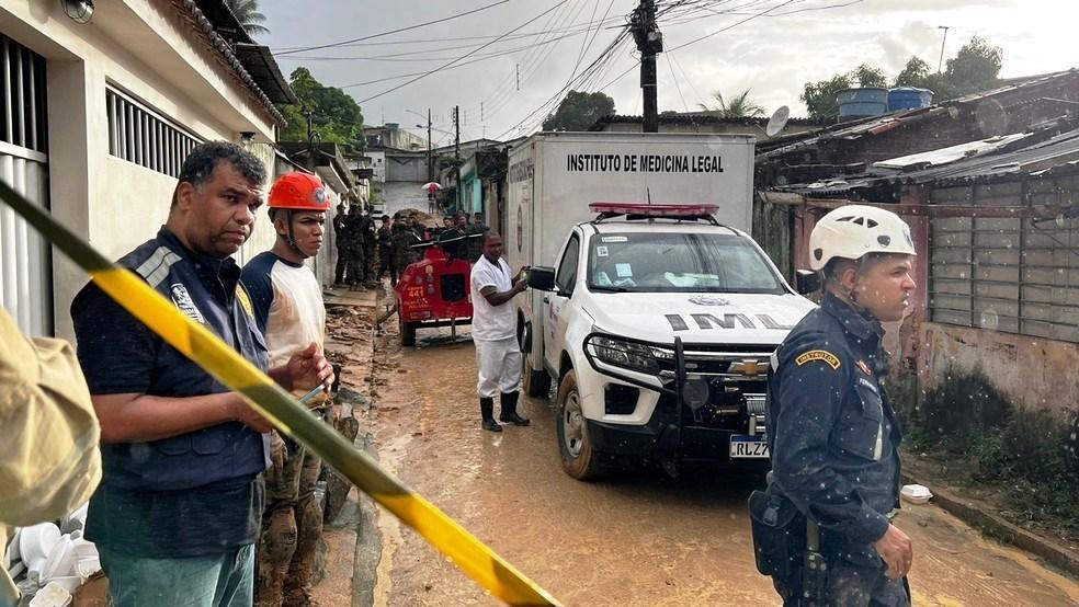 Sobe para 91 número de mortos devido às chuvas no Grande Recife (PE) e para 5 mil total de desabrigados