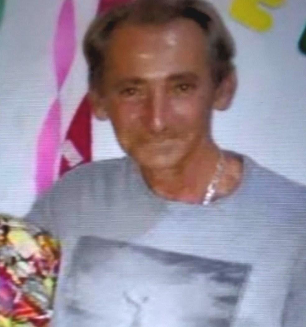 Homem tem crise de pânico, foge de pronto-socorro com eletrodos pelo corpo e é encontrado morto