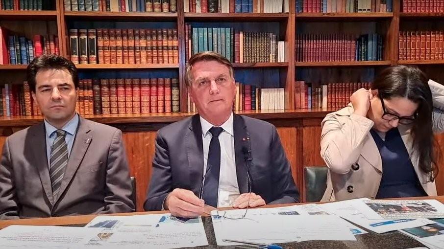 Bolsonaro acusa TSE de tomar medidas arbitrárias contra a democracia