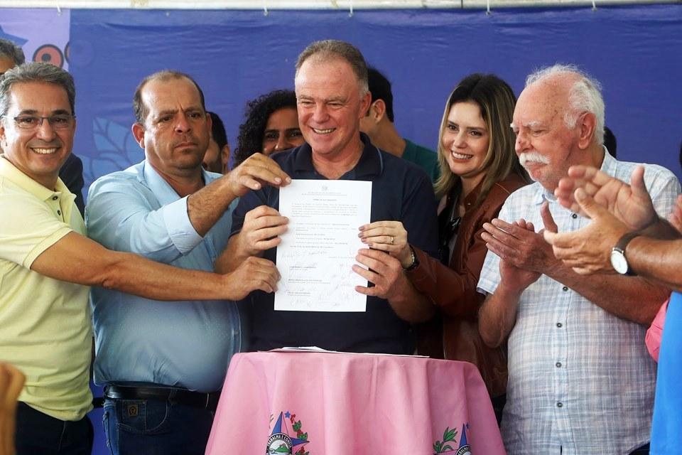 Casagrande entrega obras e anuncia novos investimentos em Muqui, no ES