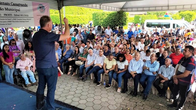 Casagrande entrega obras e anuncia novos investimentos em Muqui, no ES