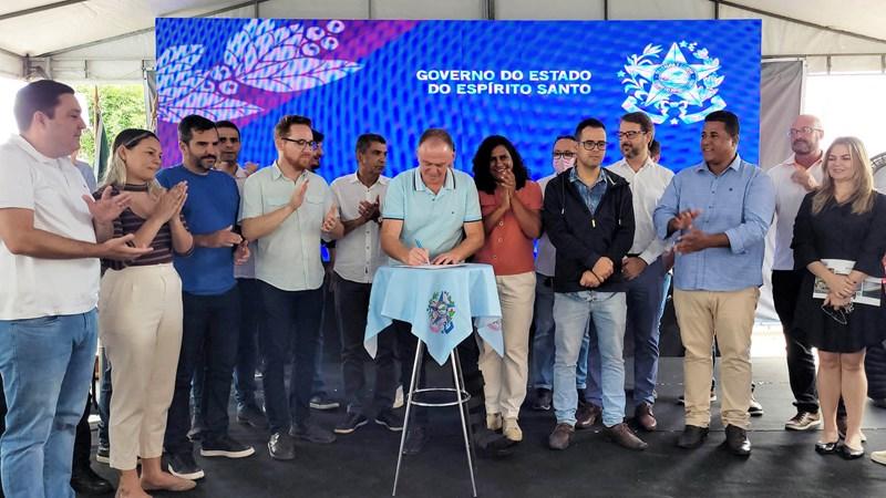 Casagrande anuncia ampliação do sistema de esgotamento sanitário na Serra, ES
