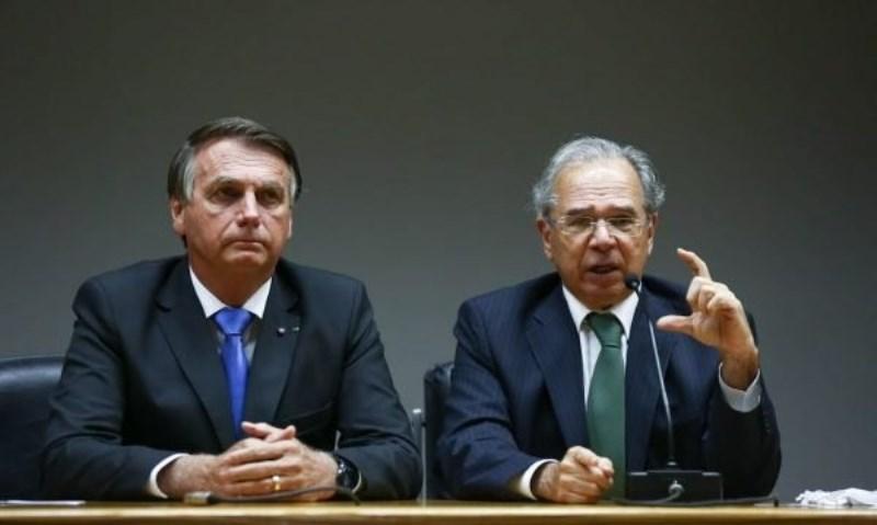 Bolsonaro propõe zerar imposto sobre gasolina e compensar estados