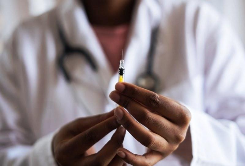 Medicamento consegue eliminar tumor raro de 100% dos pacientes em estudo