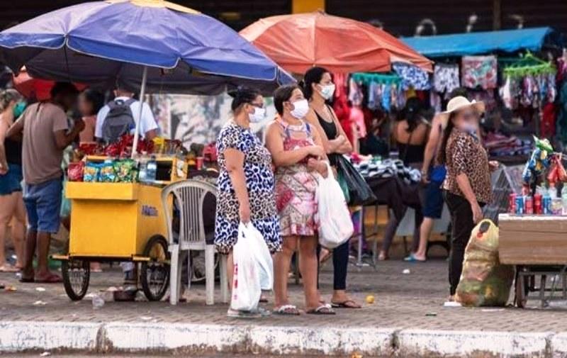 Com 72 mortes por Covid-19 em 24 horas, média móvel no Brasil está em 136