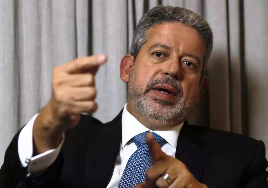 Centrão amplia hoje ofensiva contra a Petrobras em reunião convocada por Lira