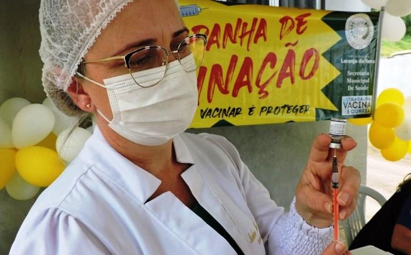 ES amplia segunda dose de reforço da Covid-19 para a população com mais de 30 anos e grupos prioritários