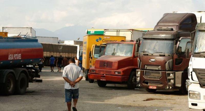 Governo quer auxílio para caminhoneiros e ampliar vale-gás