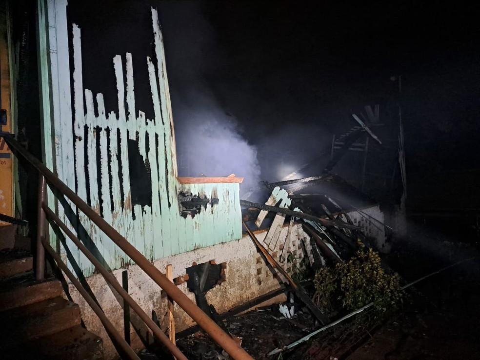 Incêndio em centro de tratamento deixa 11 mortos, no RS