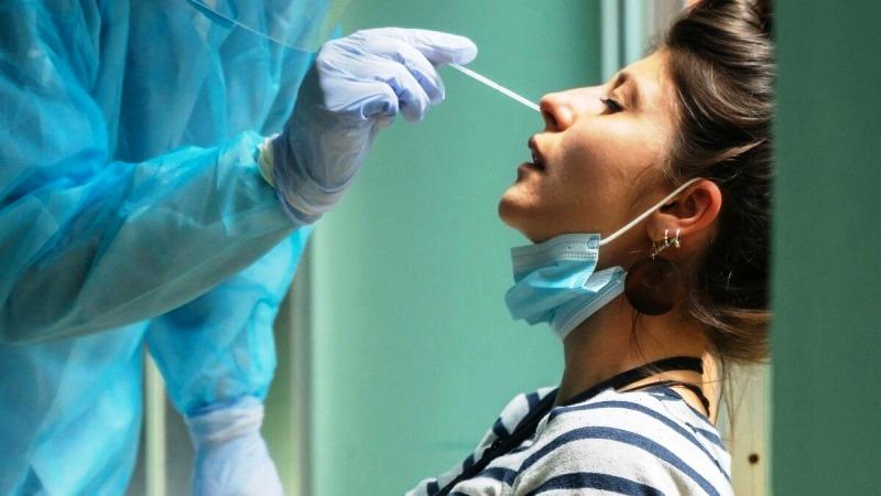 Com 334 mortes pela Covid-19 registradas no país em 24 horas, média móvel sobe 22%