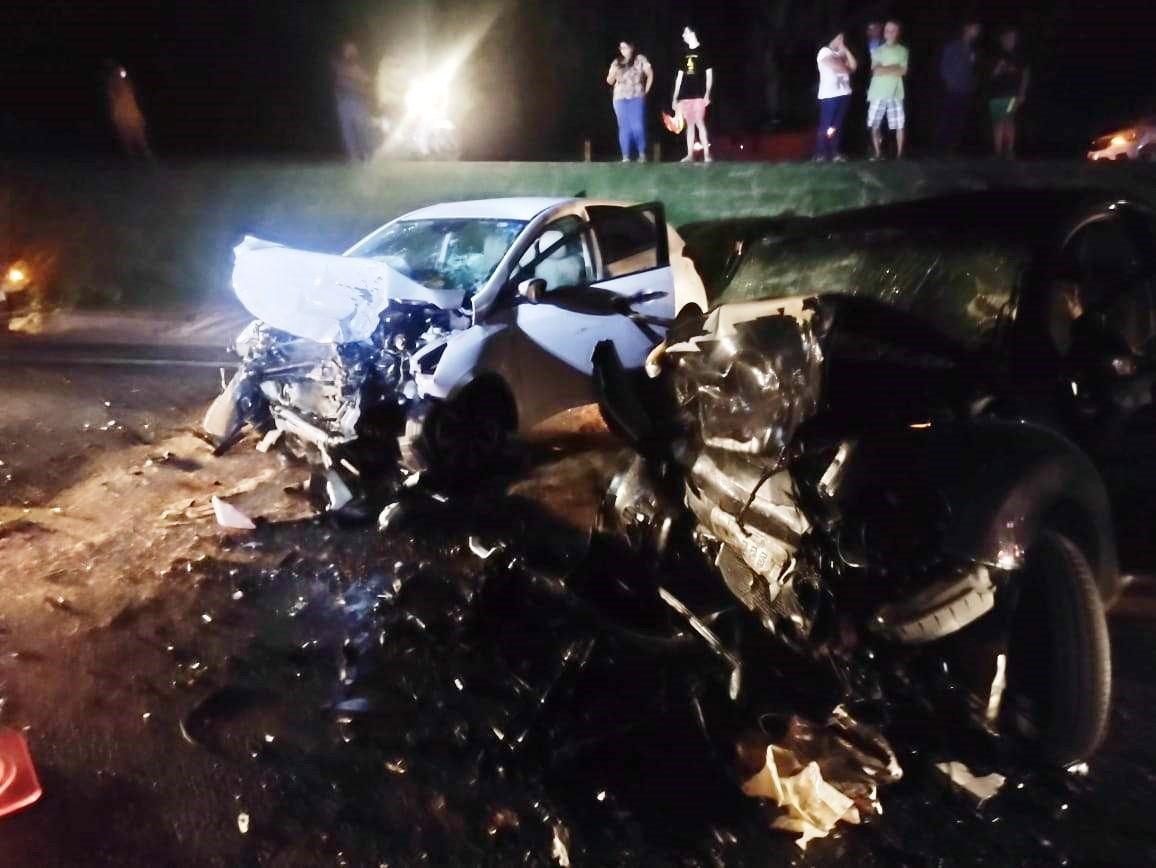Grave acidente deixa 4 feridos e trecho da BR-101 é interditado em Guarapari, ES