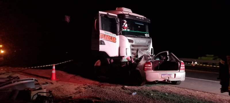 Homem morre em acidente na BR-101 quando seguia para casa comemorar aniversário da namorada