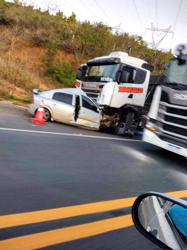 Homem morre em acidente na BR-101 quando seguia para casa comemorar aniversário da namorada