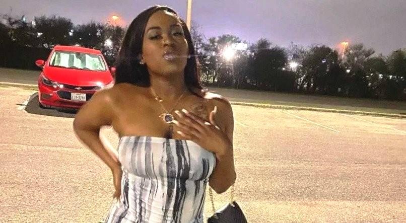 Mulher fica com vibrador preso na vagina, desmaia e quase morre