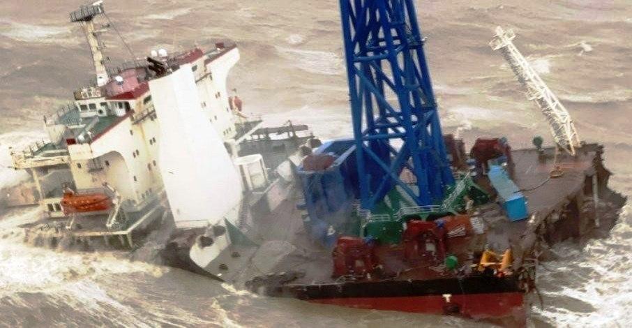 Tempestade destrói navio e deixa 27 desaparecidos em Hong Kong