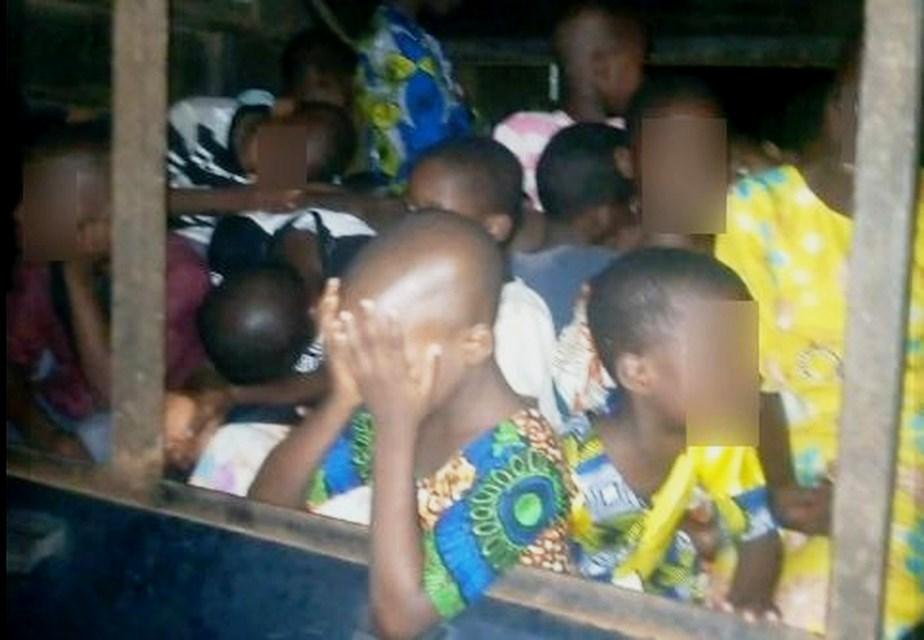 Polícia resgata 77 pessoas presas por pastor em igreja para ‘esperar a vinda de Jesus’, na Nigéria