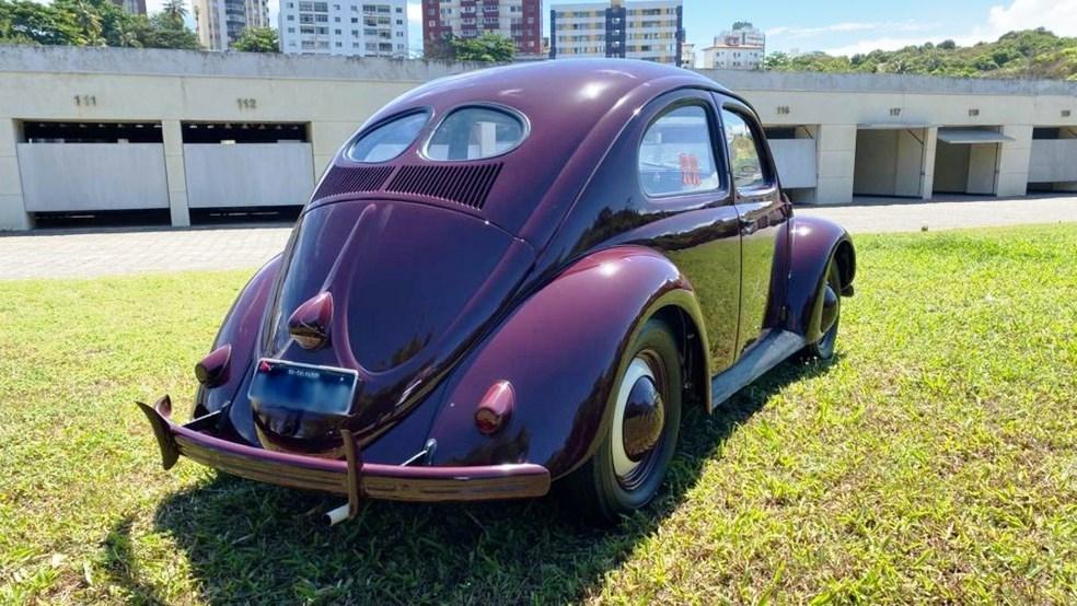 Fusca mais antigo do Brasil é raridade mundial, precisa de manivela para dar partida e roda até hoje