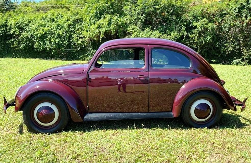 Fusca mais antigo do Brasil é raridade mundial, precisa de manivela para dar partida e roda até hoje