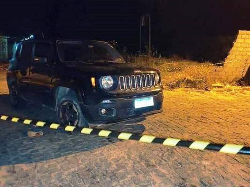 Mulher morre atropelada pelo próprio carro na garagem de casa, no ES