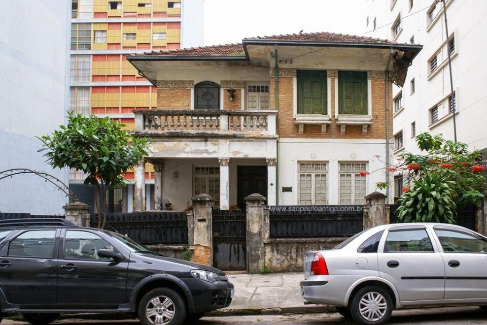 ‘Mulher da casa abandonada’ em São Paulo é foragida do FBI